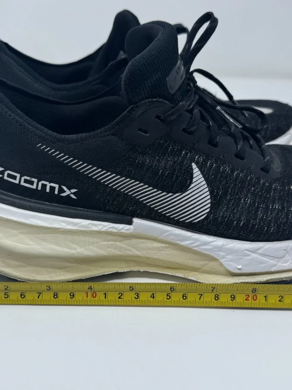 Nike ZoomX Invincible Run 3 Flyknit Black White Running Shoes Men's Size 9.5 DR2